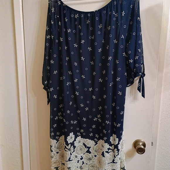 Siren Lily Navy and White Floral Maxi Dress - Picture 2 of 7